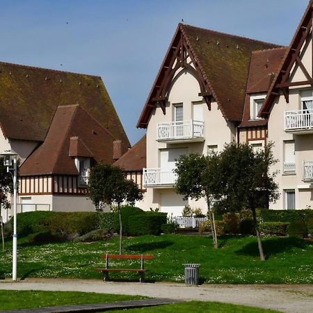 Le Petit Matelot, Studio Fonctionnel Avec Loggia Courseulles-sur-Mer Exterior photo